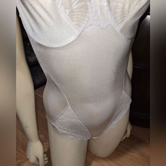 Women's Vintage Lingerie Bodysuit 34C - Picture 8 of 12